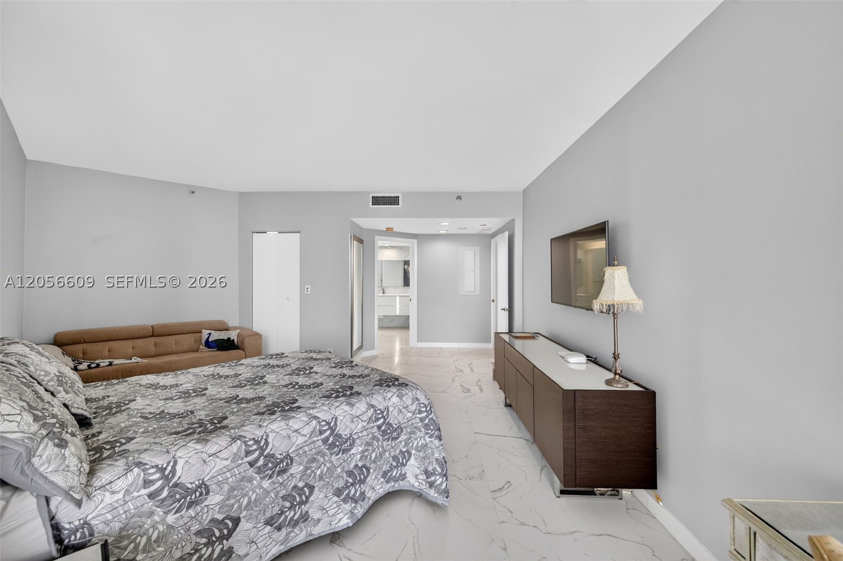 2800 Island Blvd #1005, Aventura FL 33160