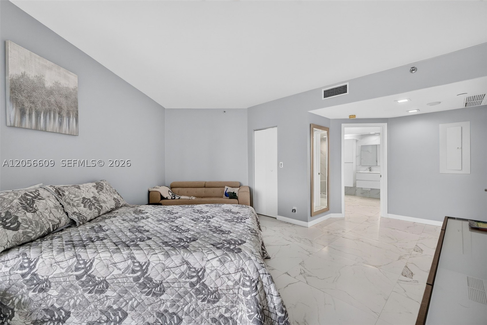 2800 Island Blvd #1005, Aventura FL 33160