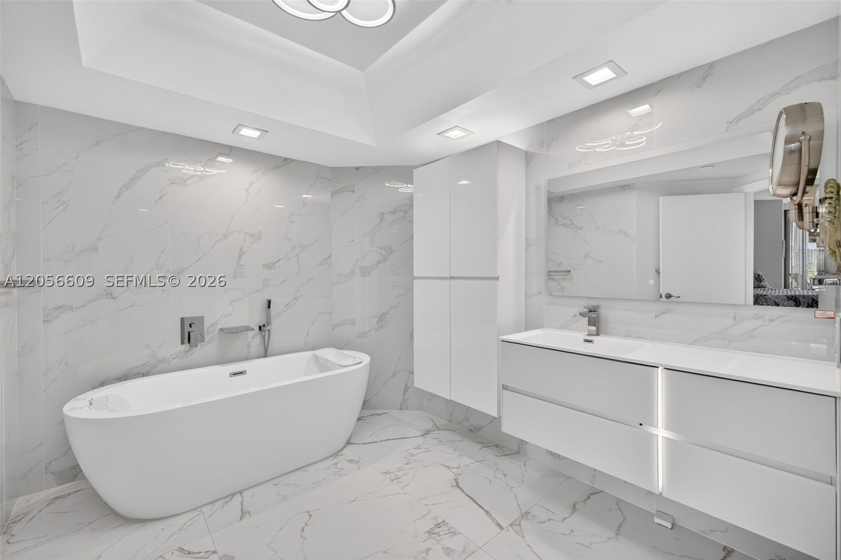 2800 Island Blvd #1005, Aventura FL 33160