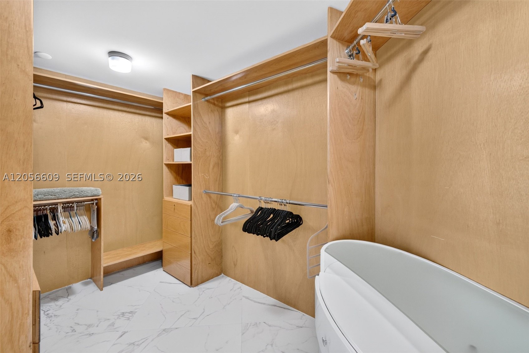 2800 Island Blvd #1005, Aventura FL 33160
