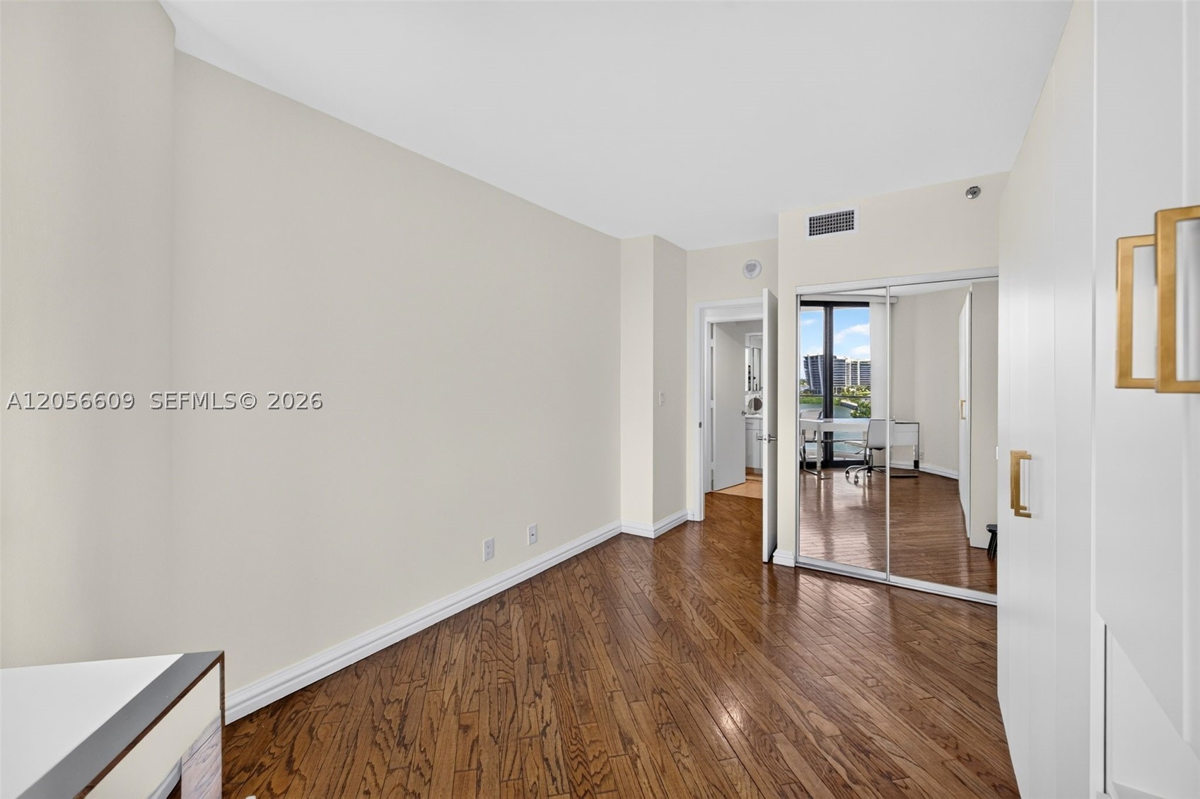 2800 Island Blvd #1005, Aventura FL 33160