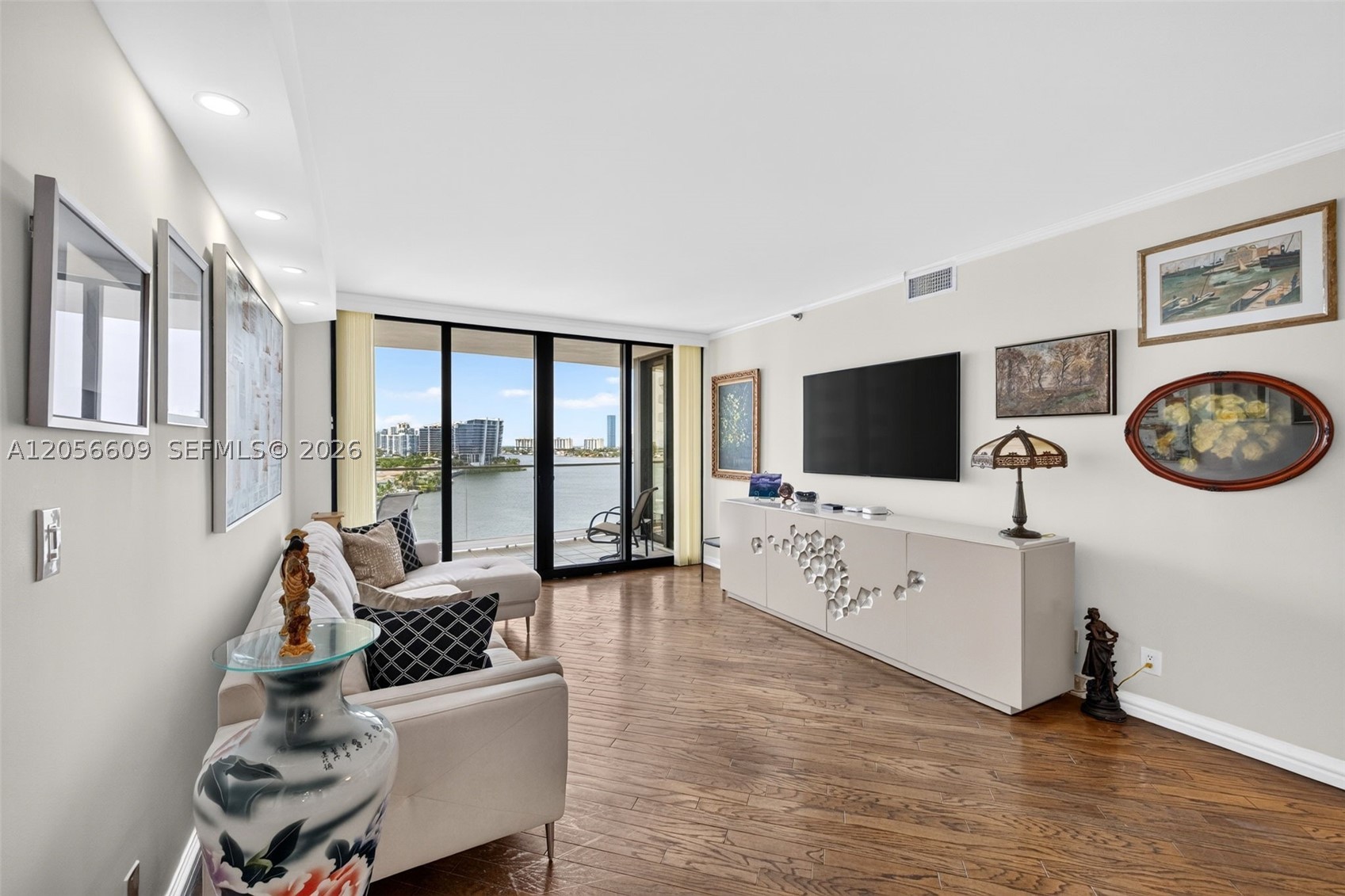 2800 Island Blvd #1005, Aventura FL 33160