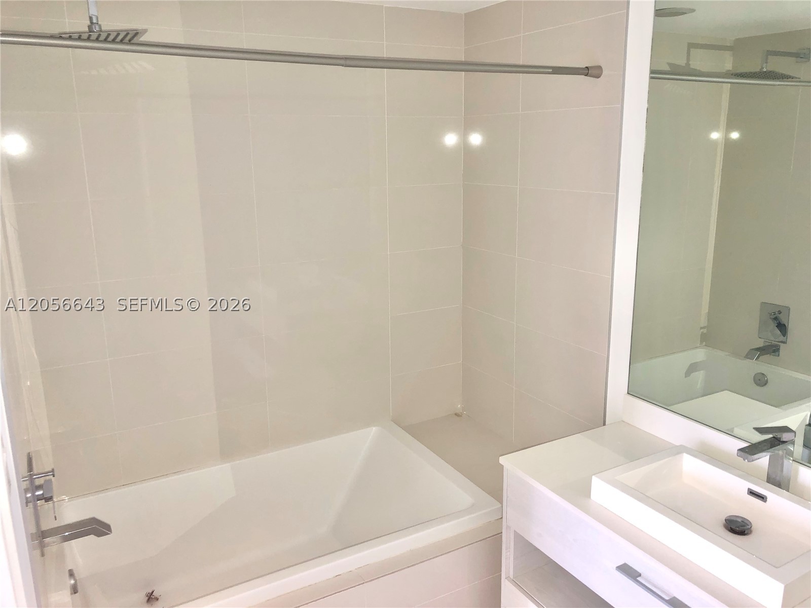 55 SW 9th St #1704, Miami FL 33130