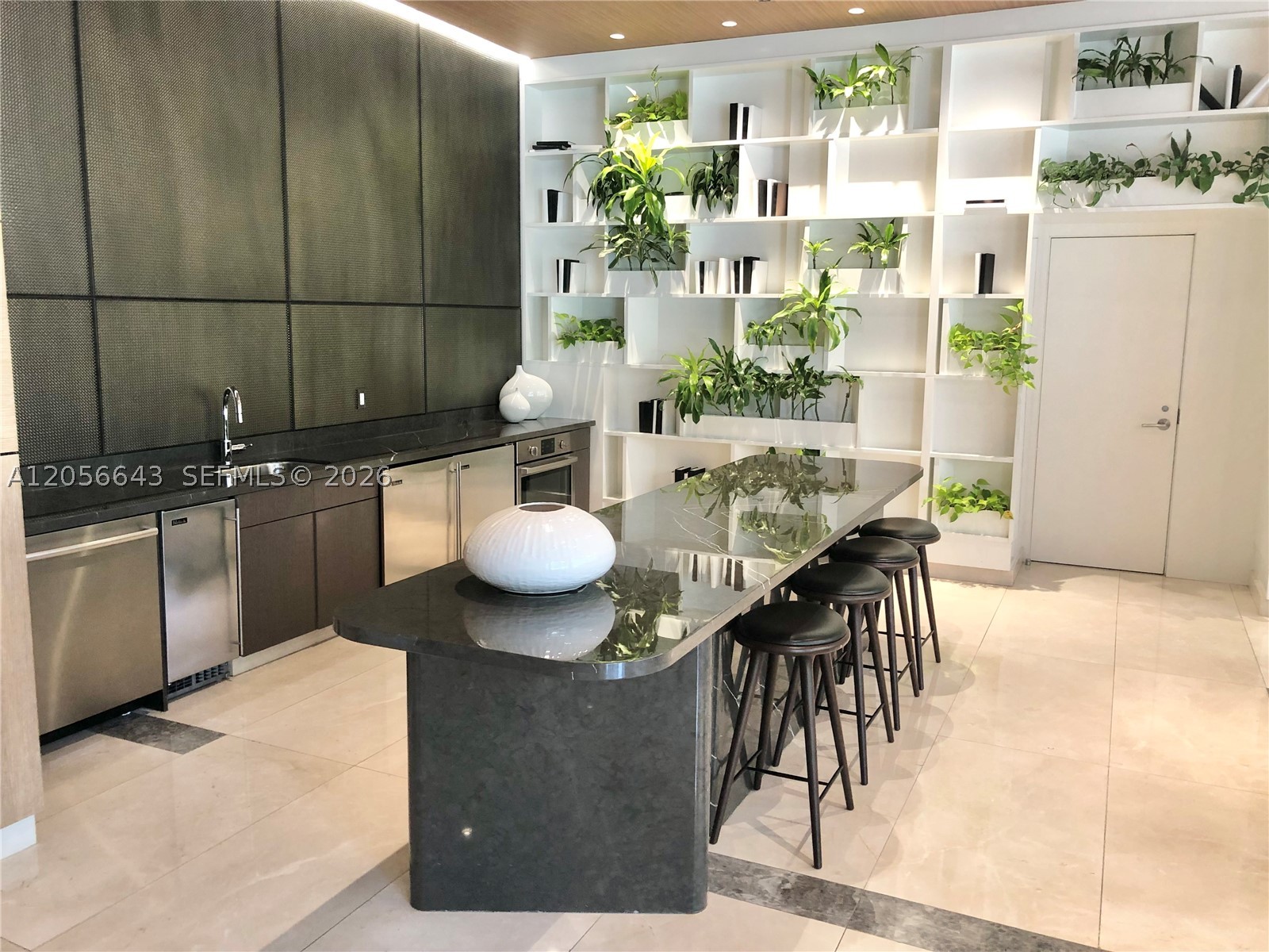 55 SW 9th St #1704, Miami FL 33130