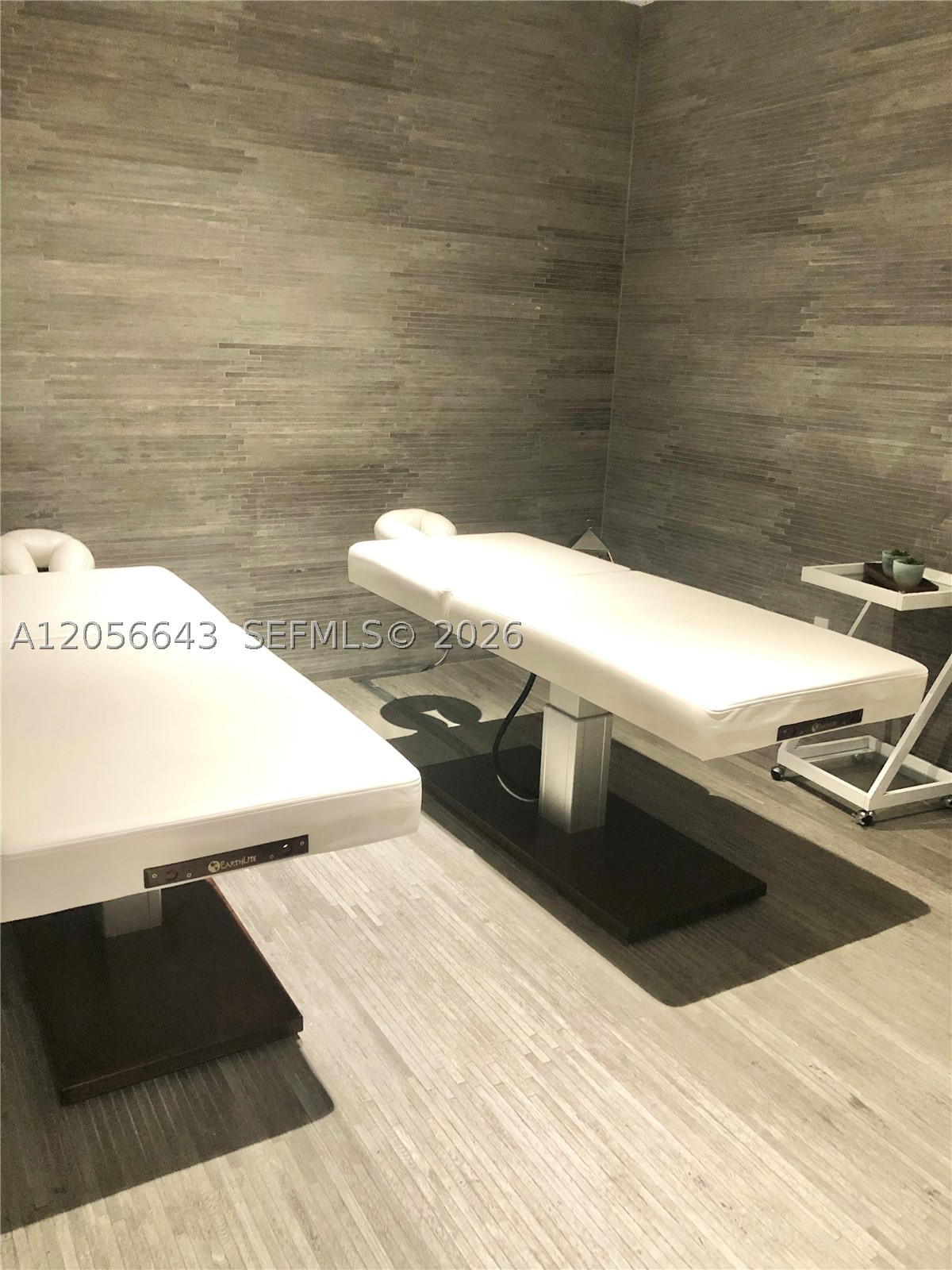 55 SW 9th St #1704, Miami FL 33130