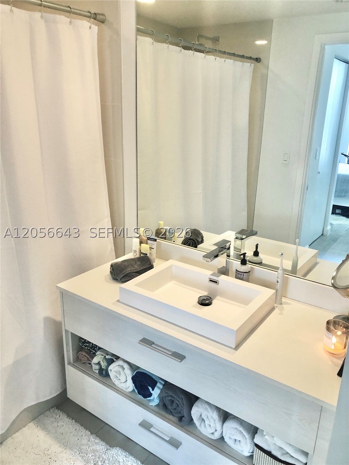 55 SW 9th St #1704, Miami FL 33130
