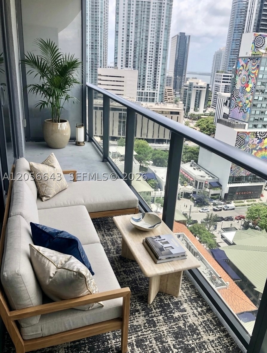 55 SW 9th St #1704, Miami FL 33130