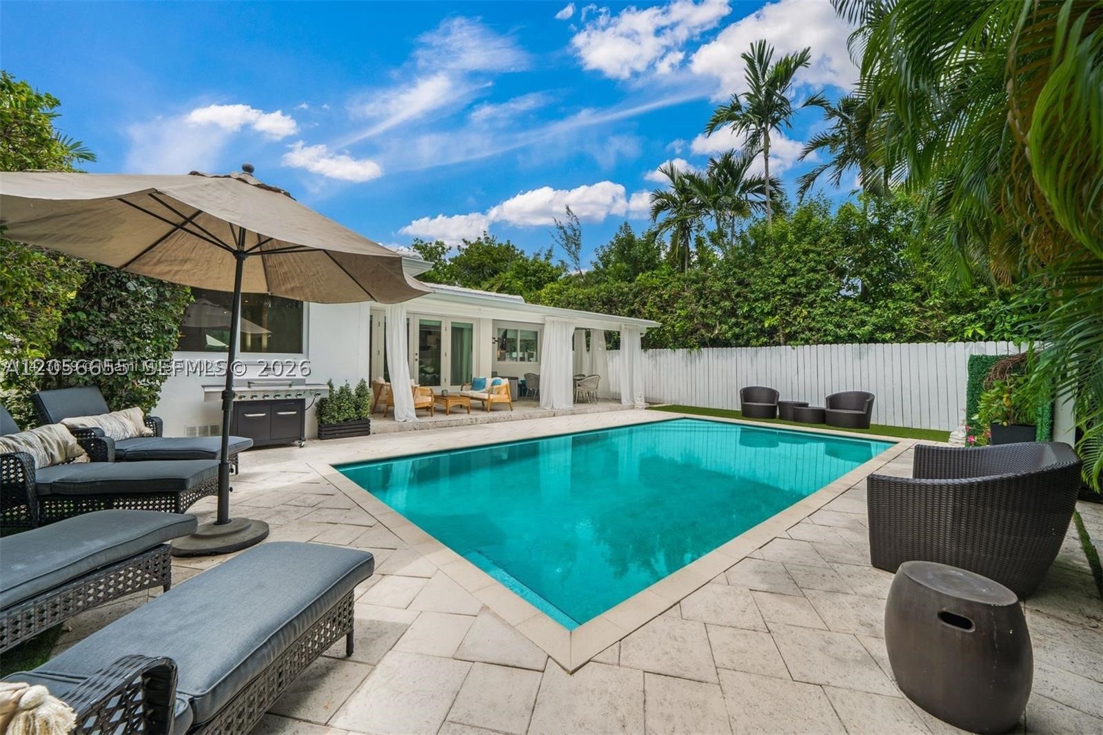 736 W 51 st #736, Miami Beach FL 33140