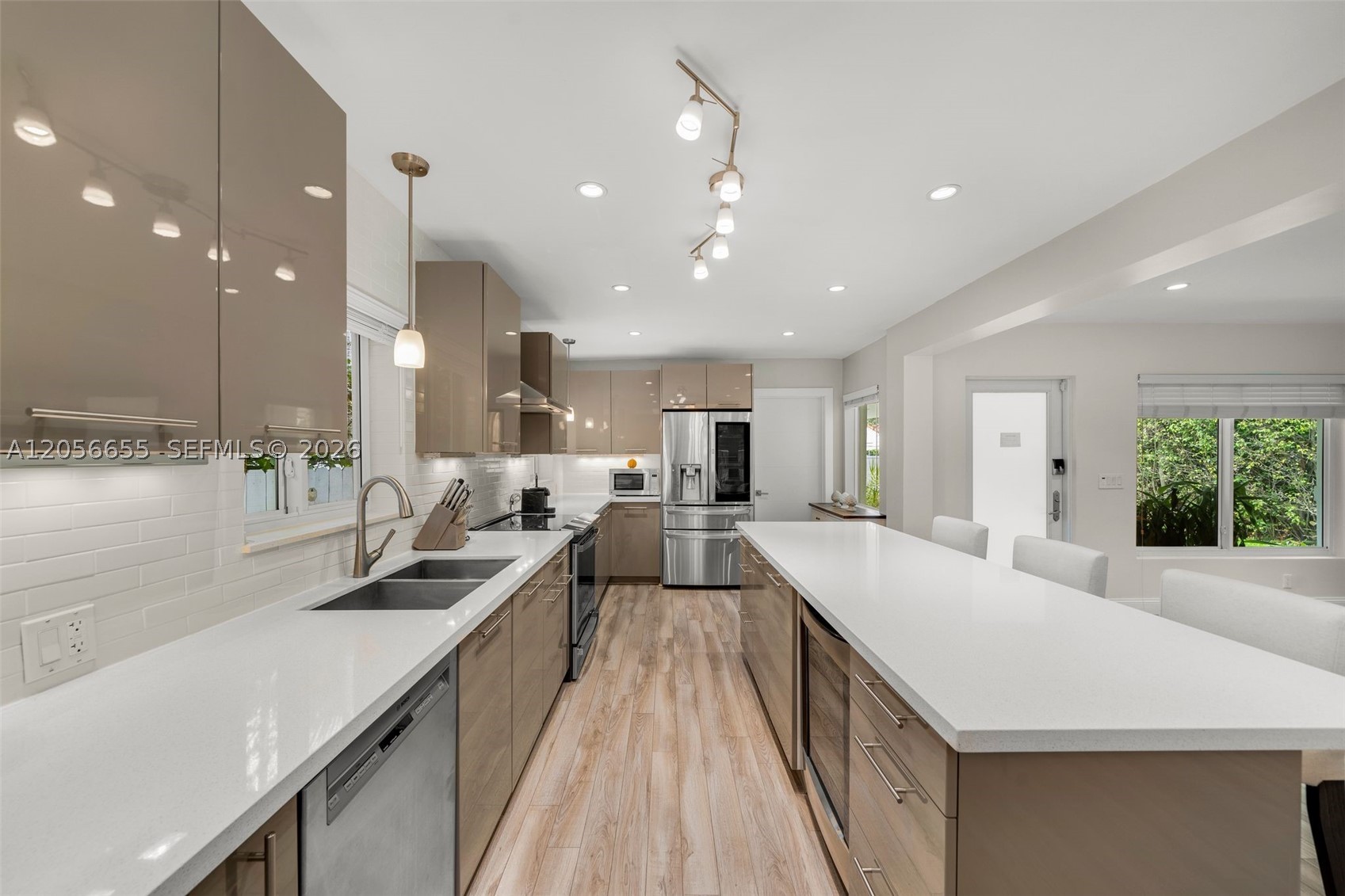 736 W 51 st #736, Miami Beach FL 33140