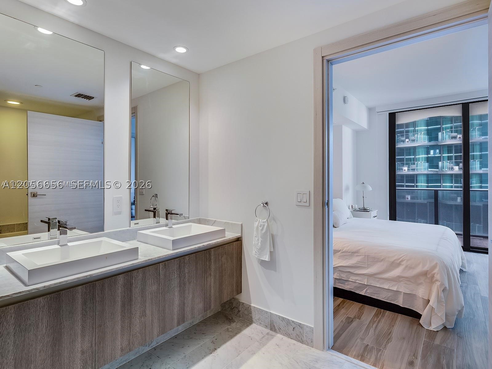 801 S Miami Ave #2706, Miami FL 33130