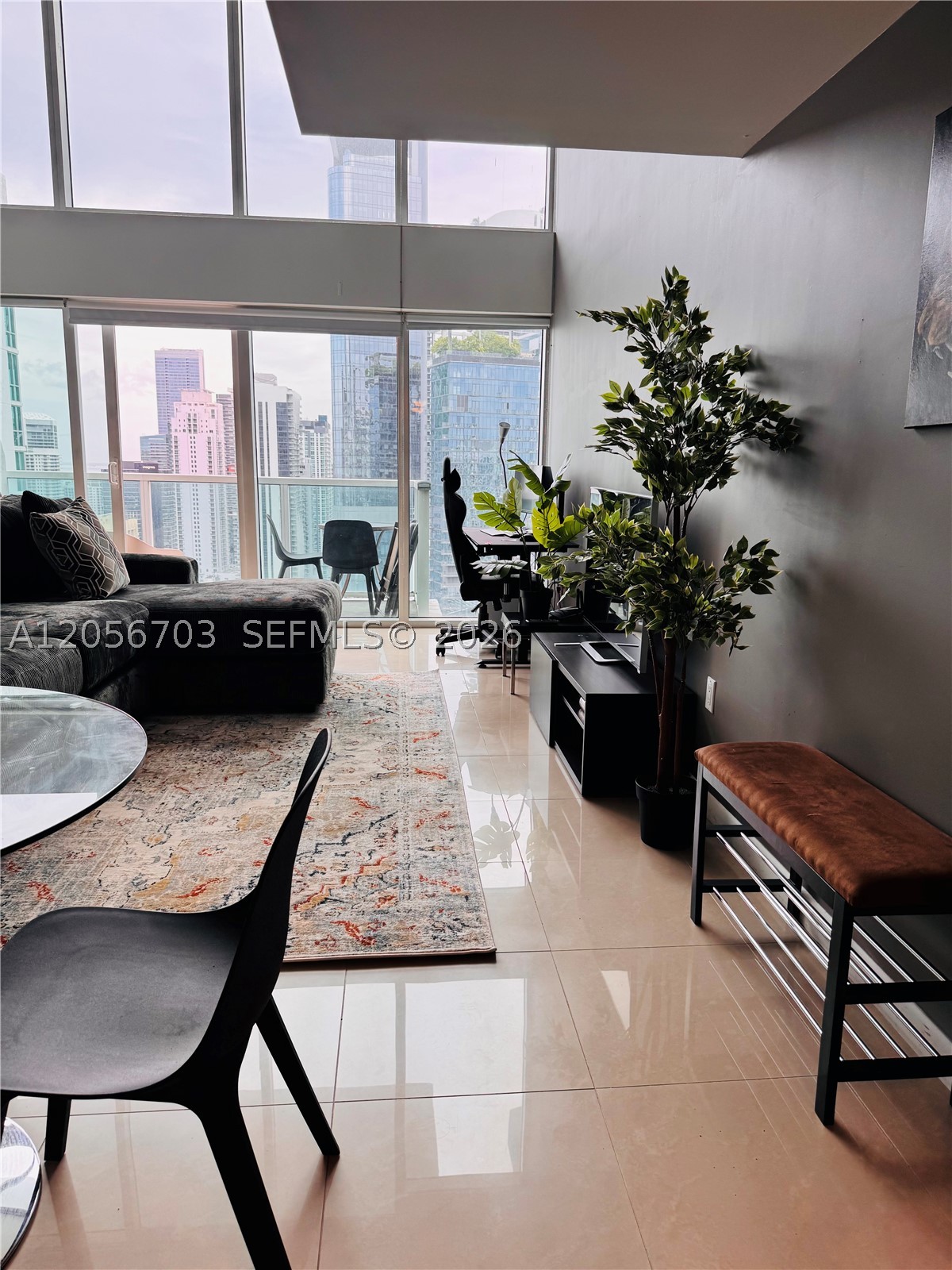 41 SE 5th #2204, Miami FL 33131