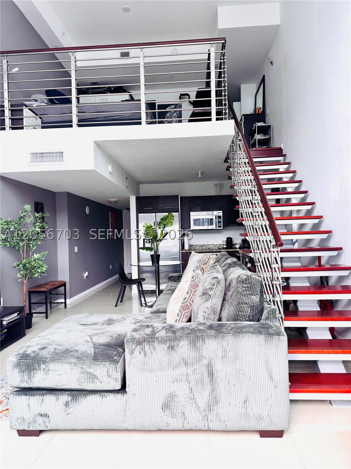 41 SE 5th #2204, Miami FL 33131