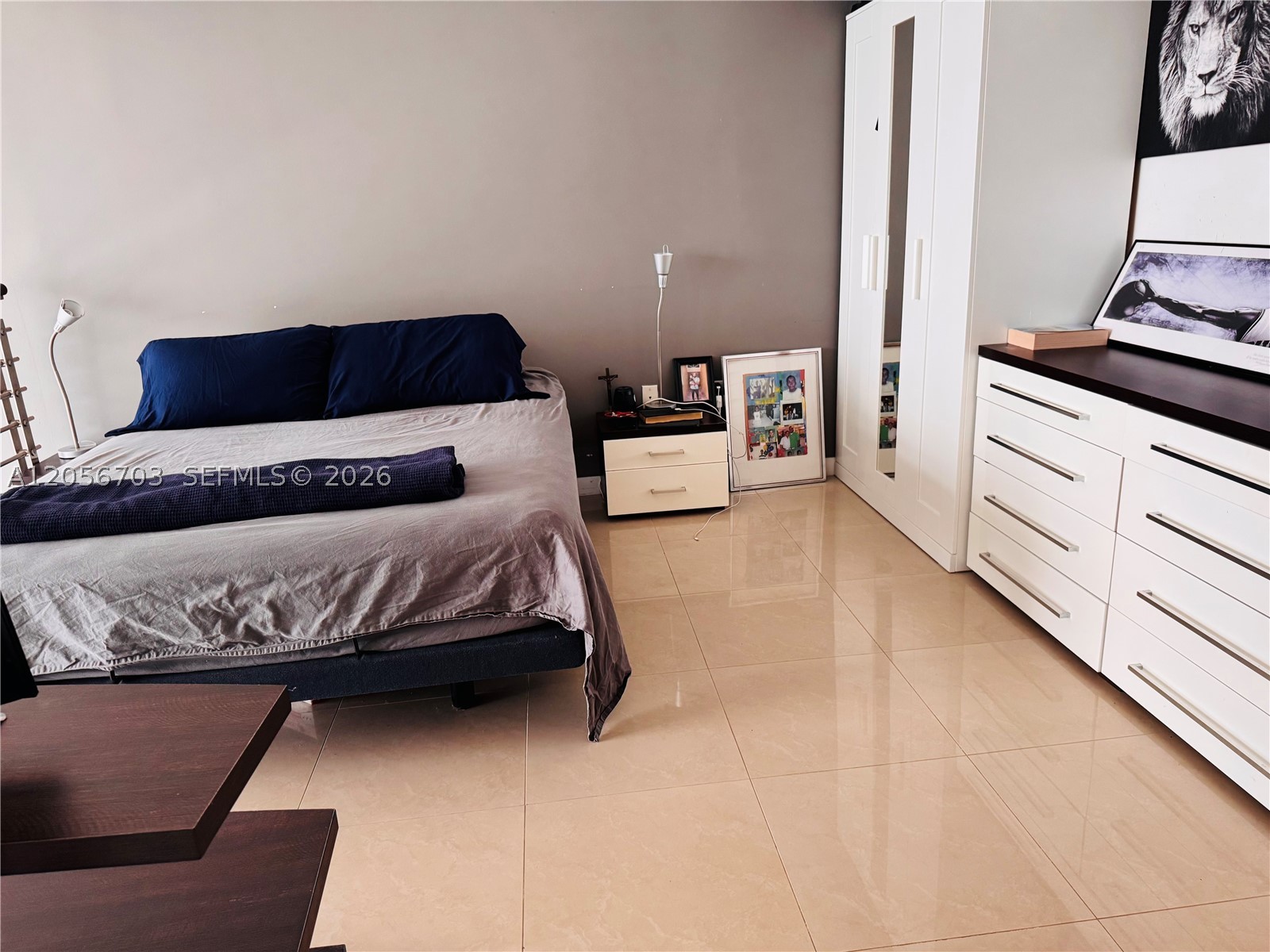 41 SE 5th #2204, Miami FL 33131