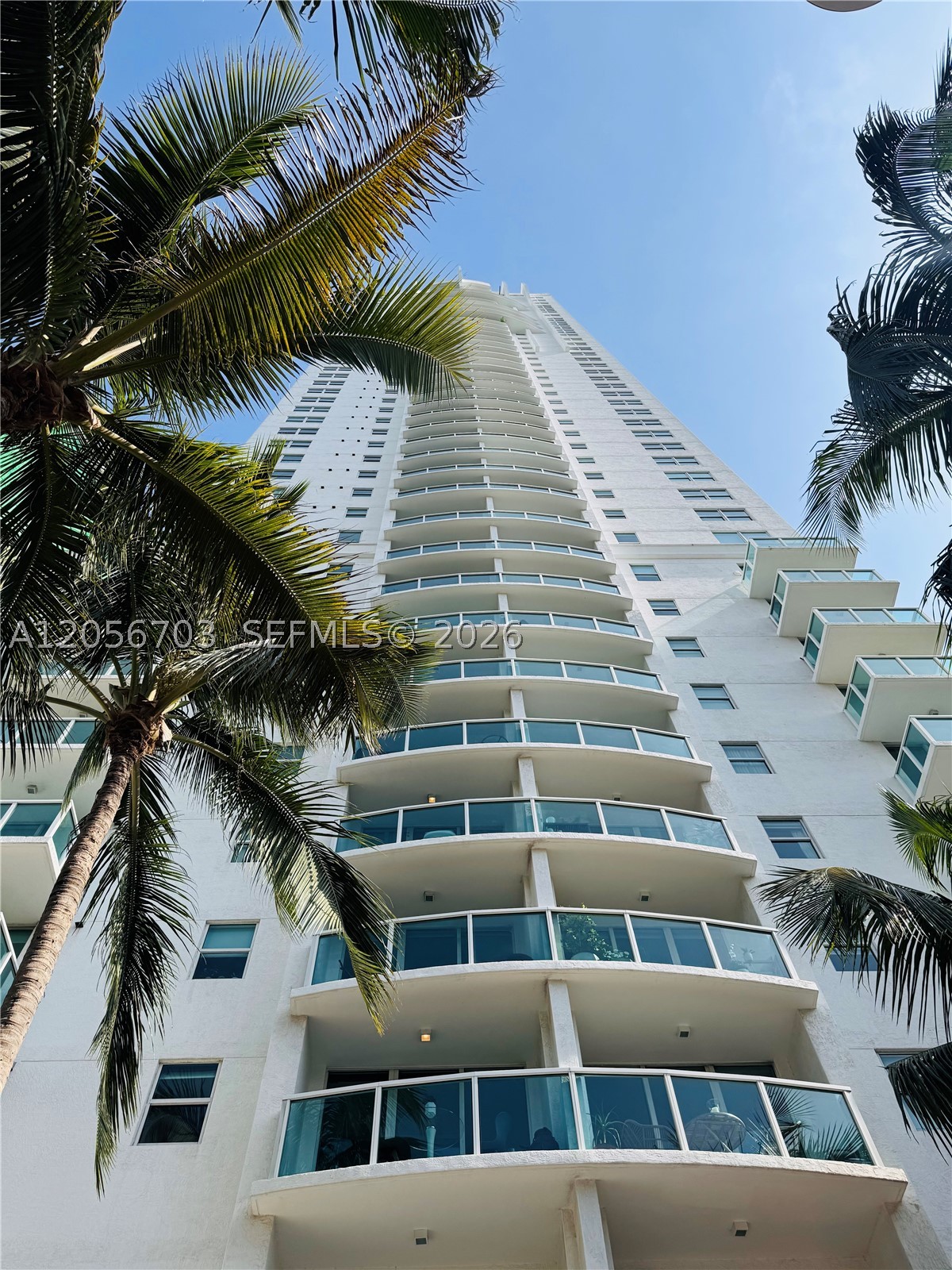 41 SE 5th #2204, Miami FL 33131