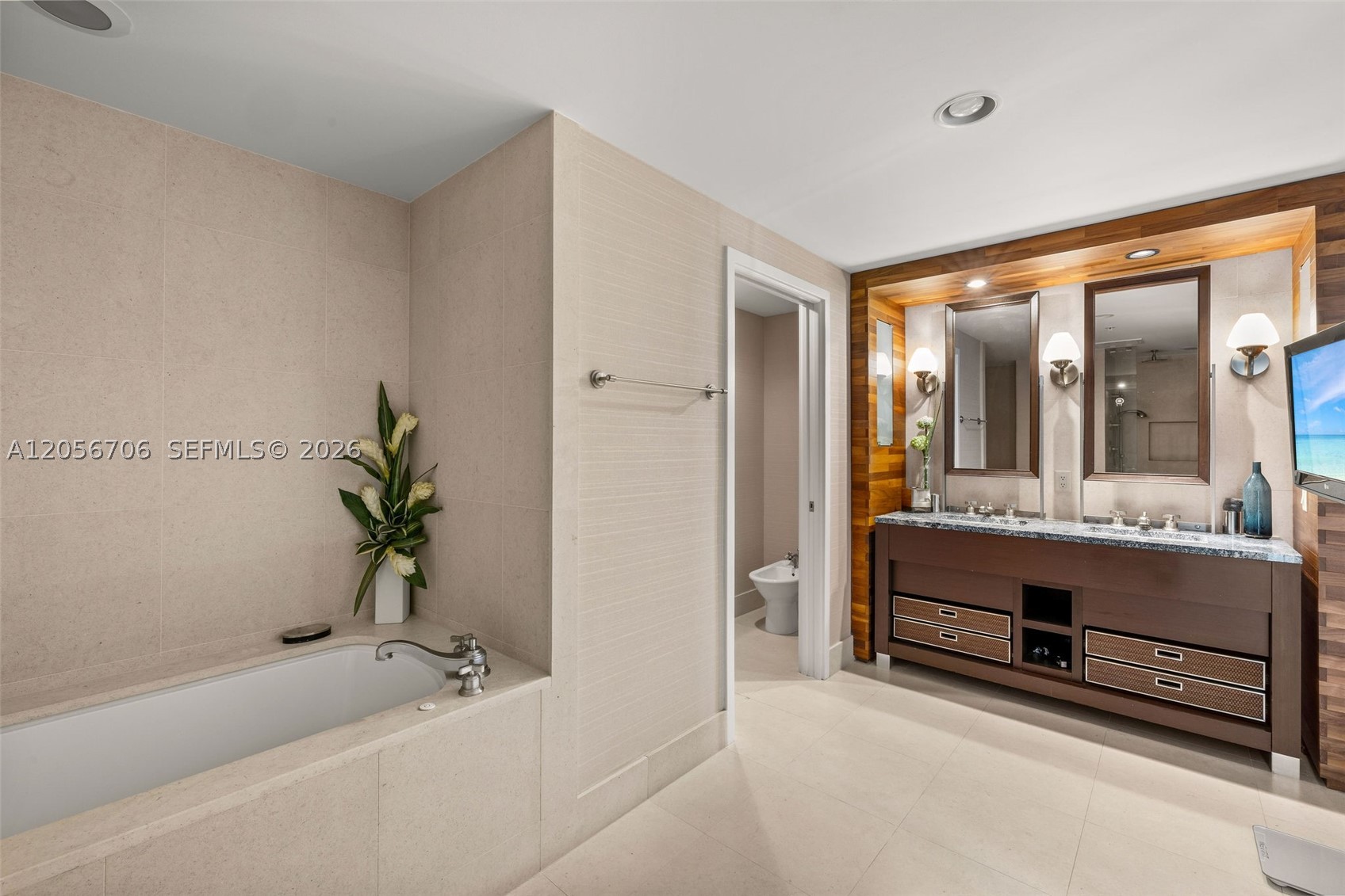6899 Collins Ave #2708, Miami Beach FL 33141