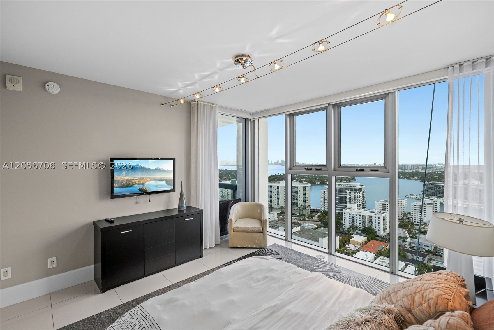 6899 Collins Ave #2708, Miami Beach FL 33141