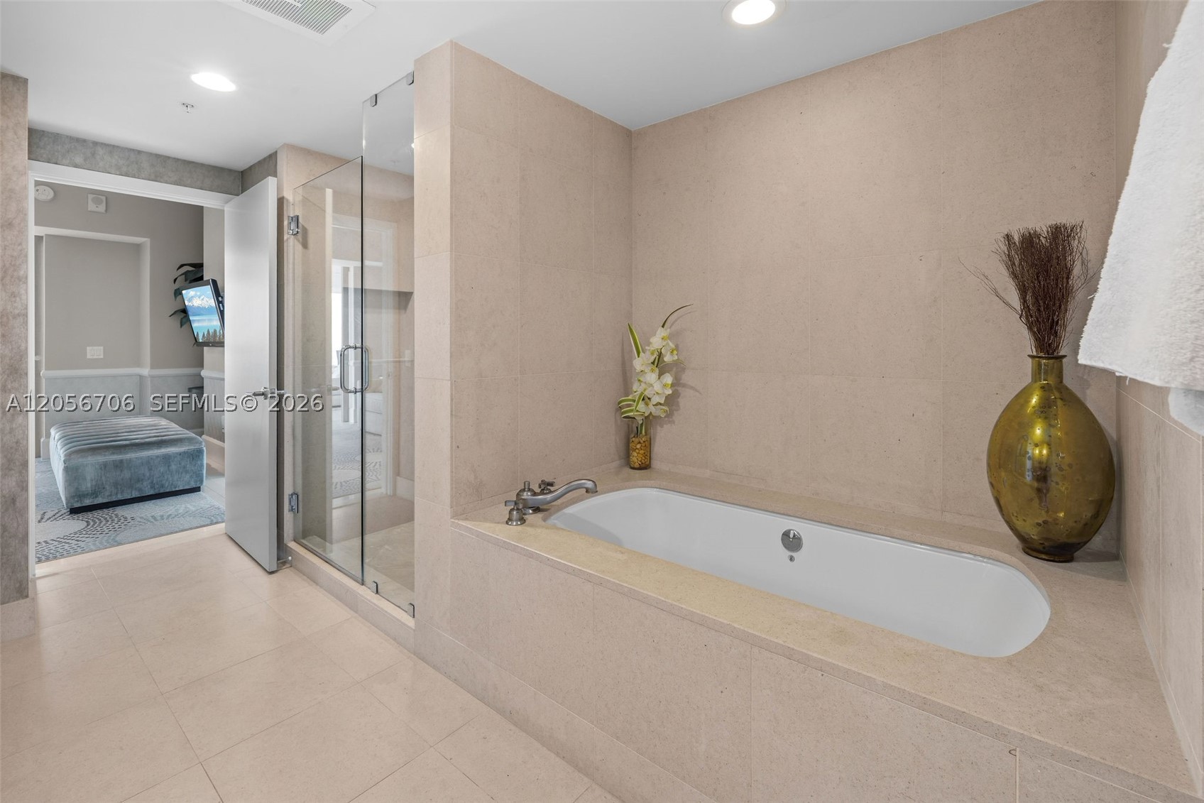 6899 Collins Ave #2708, Miami Beach FL 33141