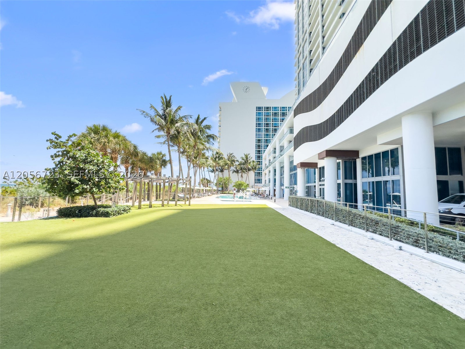 6801 Collins Ave #1015, Miami Beach FL 33141