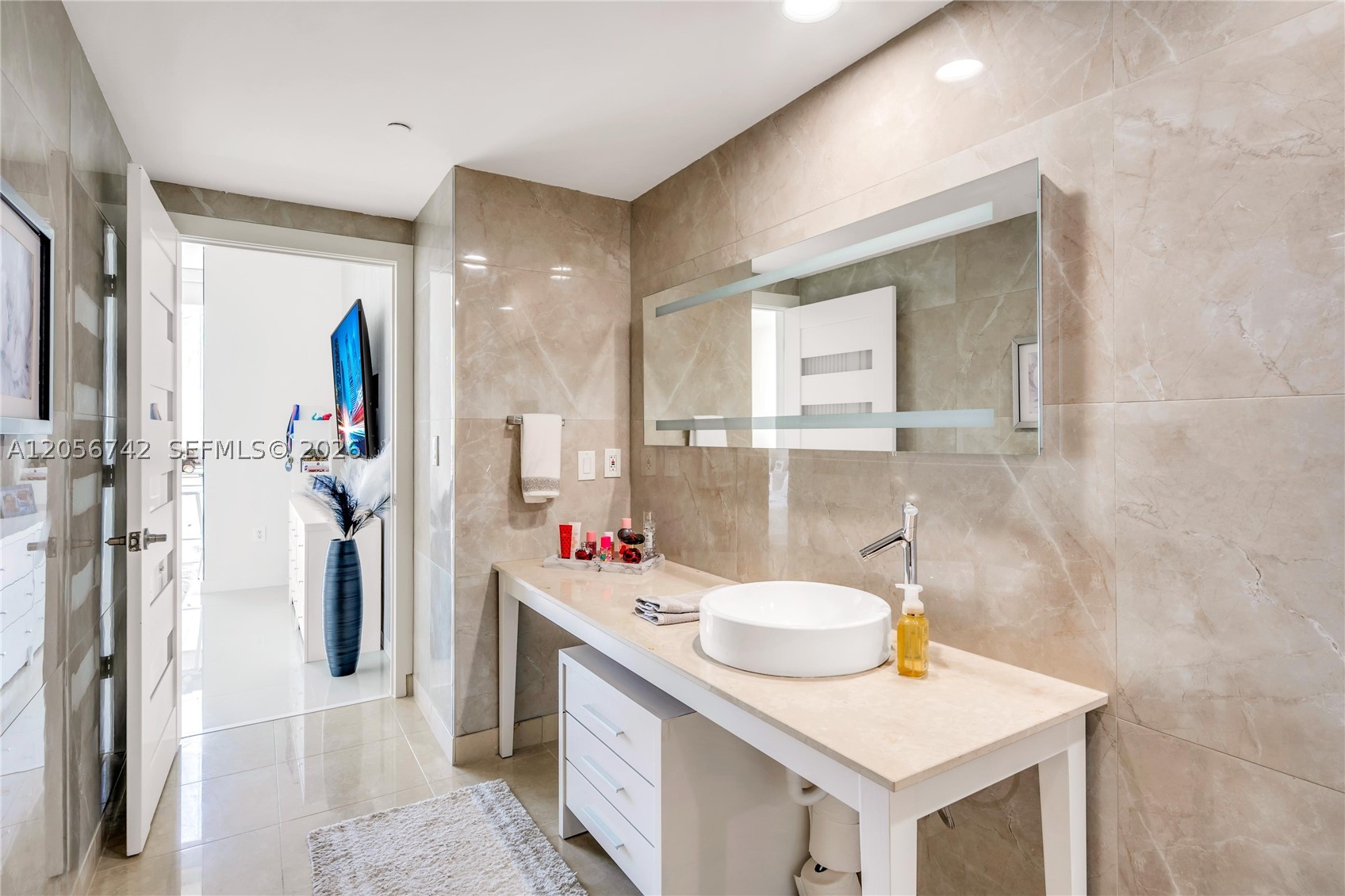 495 Brickell Ave #3702, Miami FL 33131