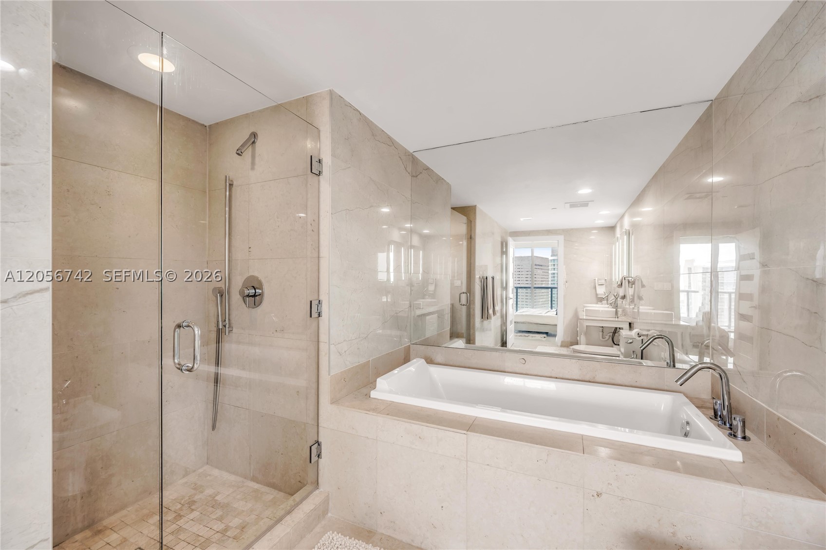 495 Brickell Ave #3702, Miami FL 33131