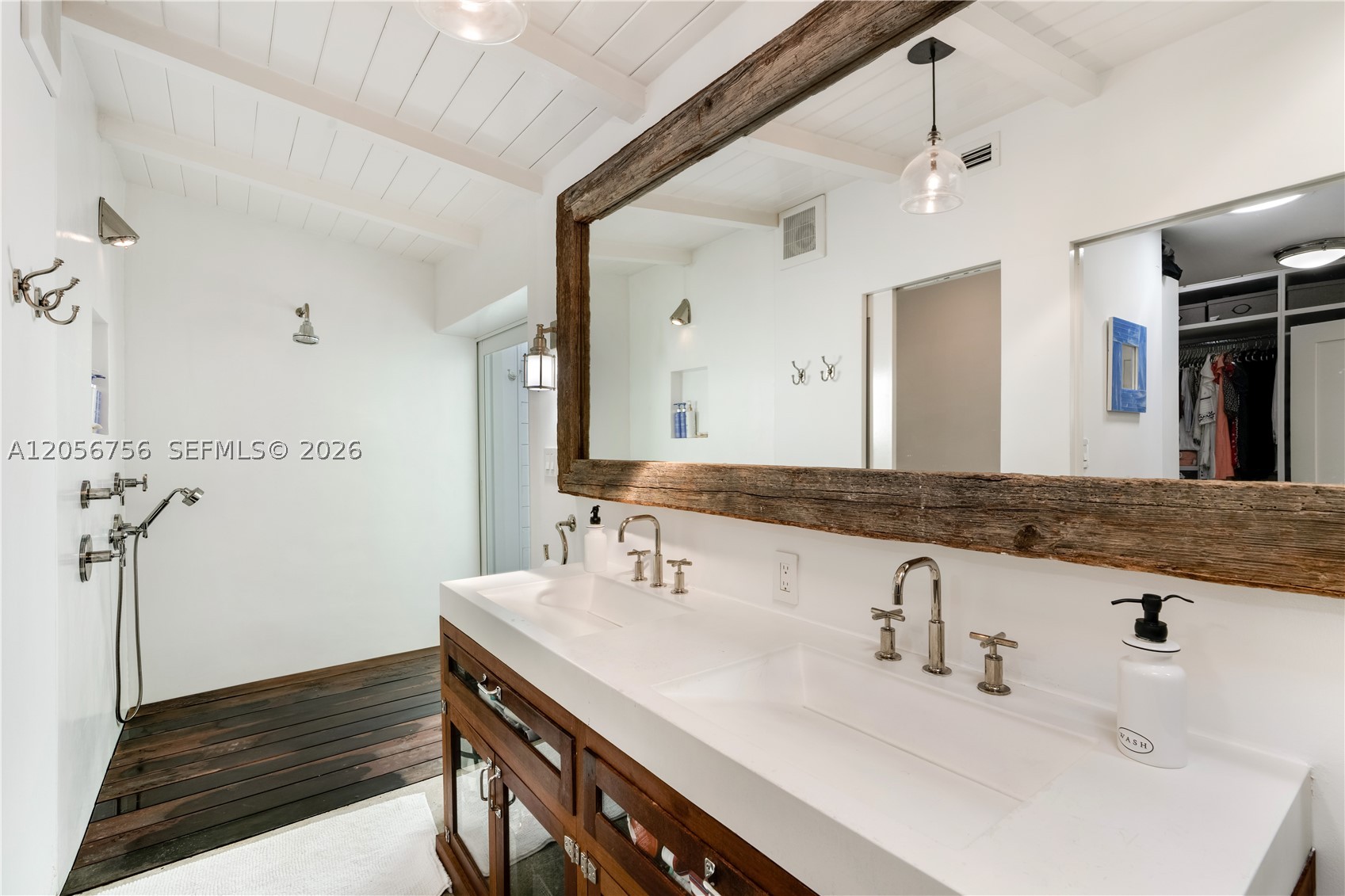 270 Island Dr, Key Biscayne FL 33149