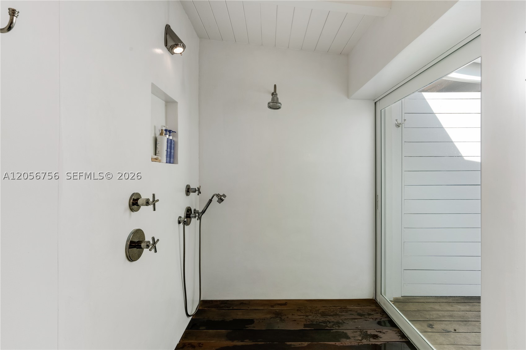 270 Island Dr, Key Biscayne FL 33149