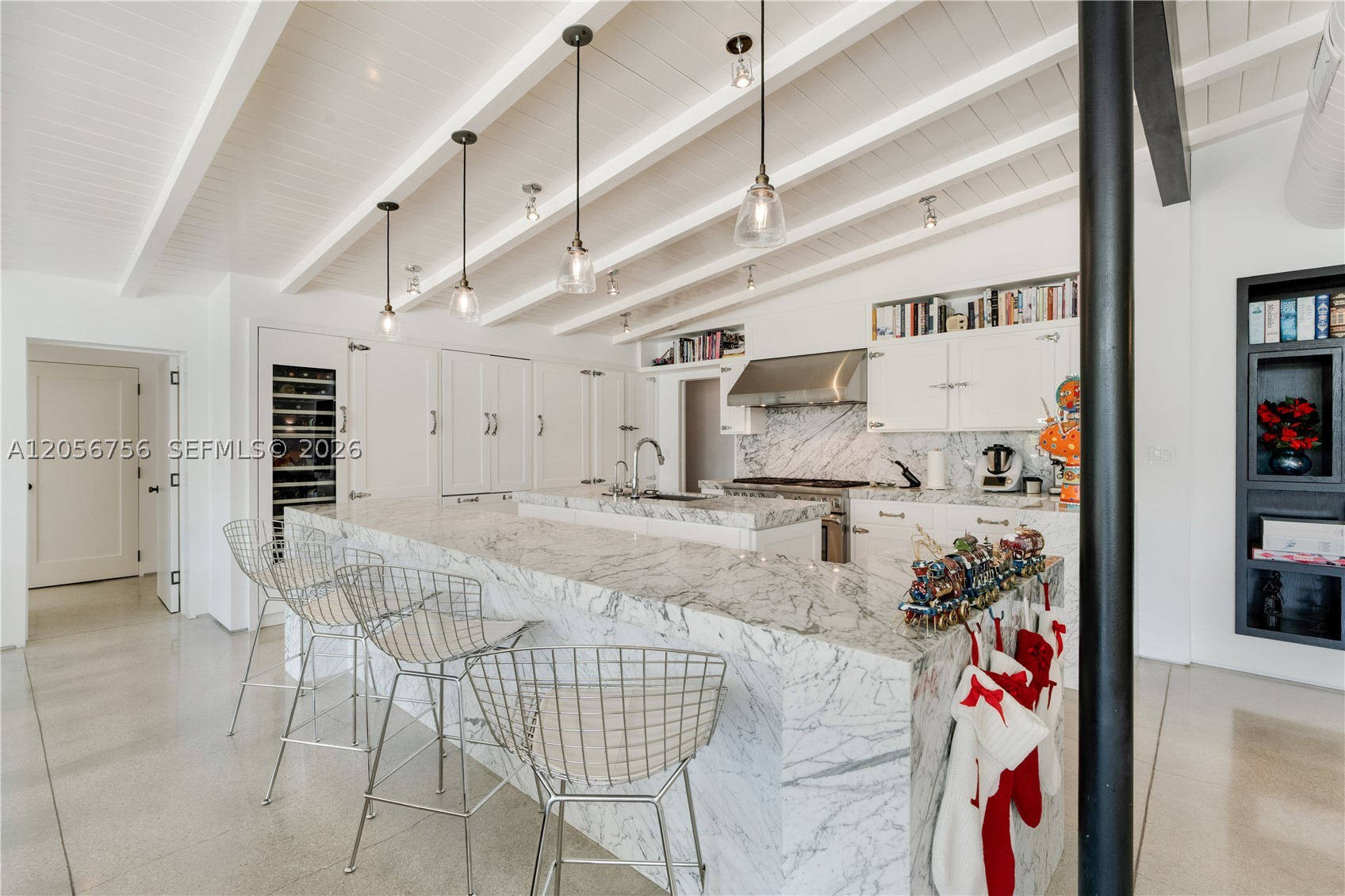270 Island Dr, Key Biscayne FL 33149