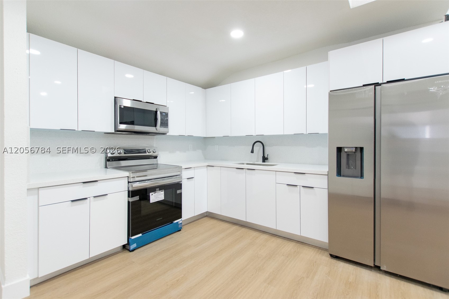 2324 NW 14th Ave, Miami FL 33142