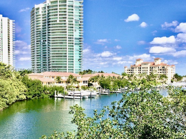 19999 E Country Club Dr #1404, Aventura FL 33180