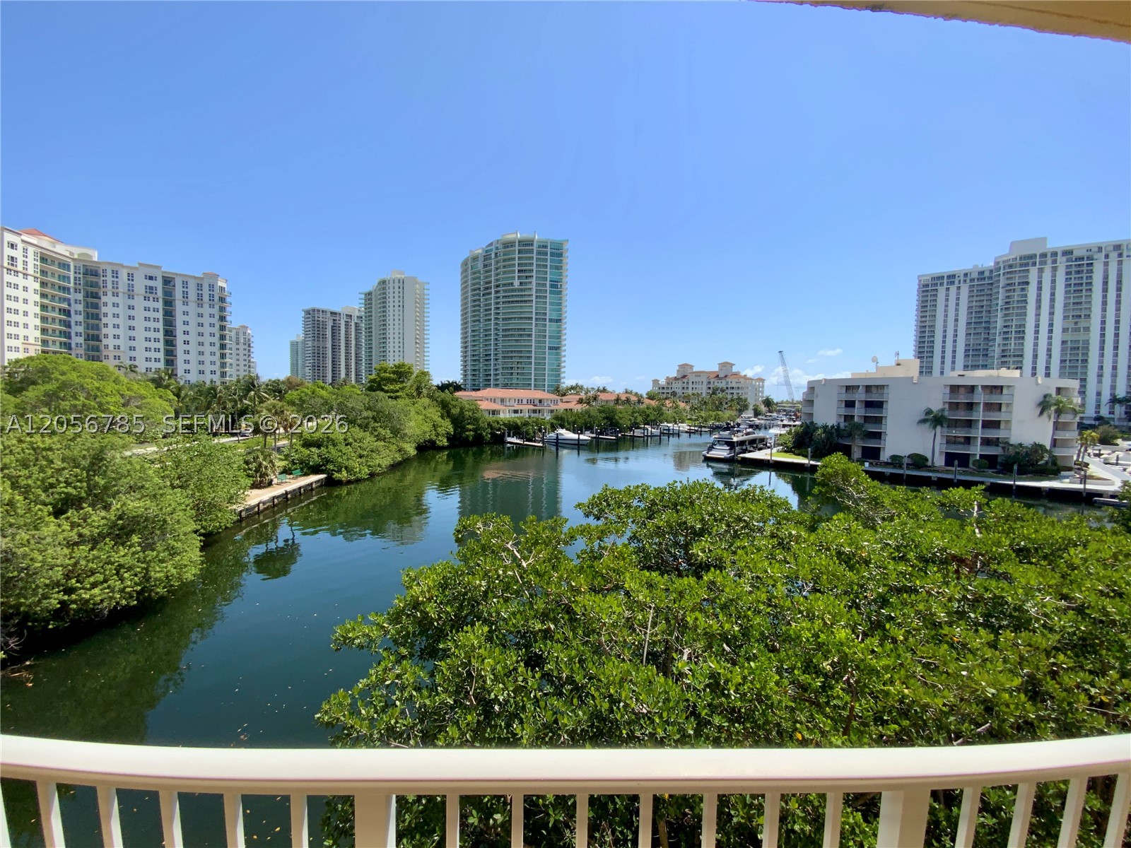 19999 E Country Club Dr #1404, Aventura FL 33180