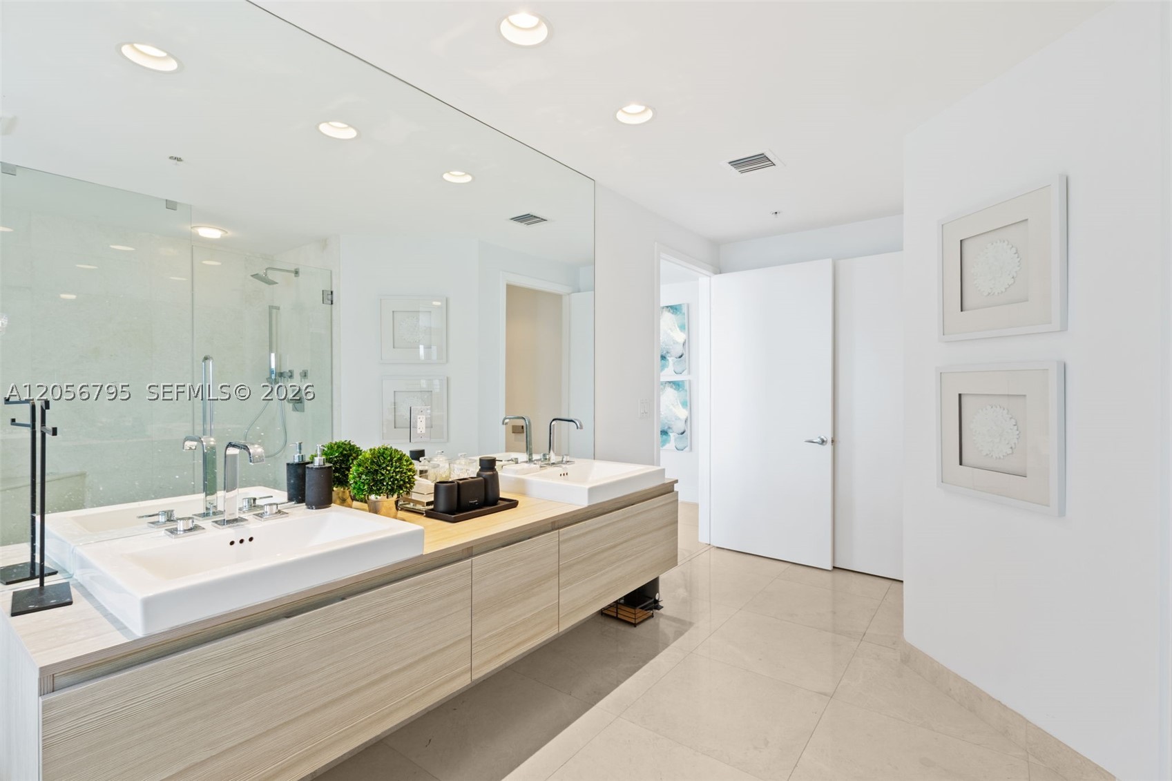17111 Biscayne Blvd #603, North Miami Beach FL 33160