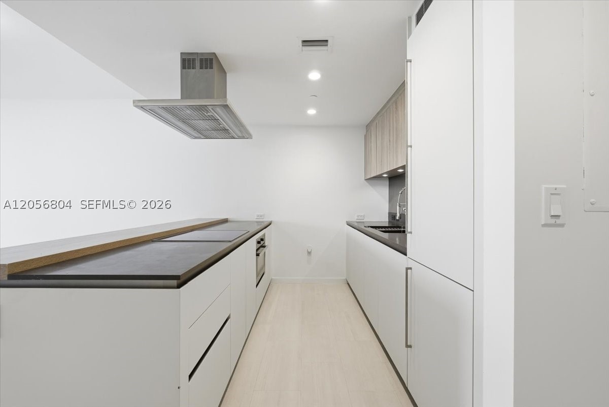 1000 Brickell Plz #3211, Miami FL 33131
