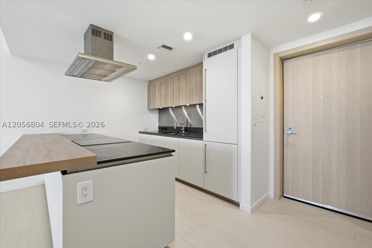 1000 Brickell Plz #3211, Miami FL 33131