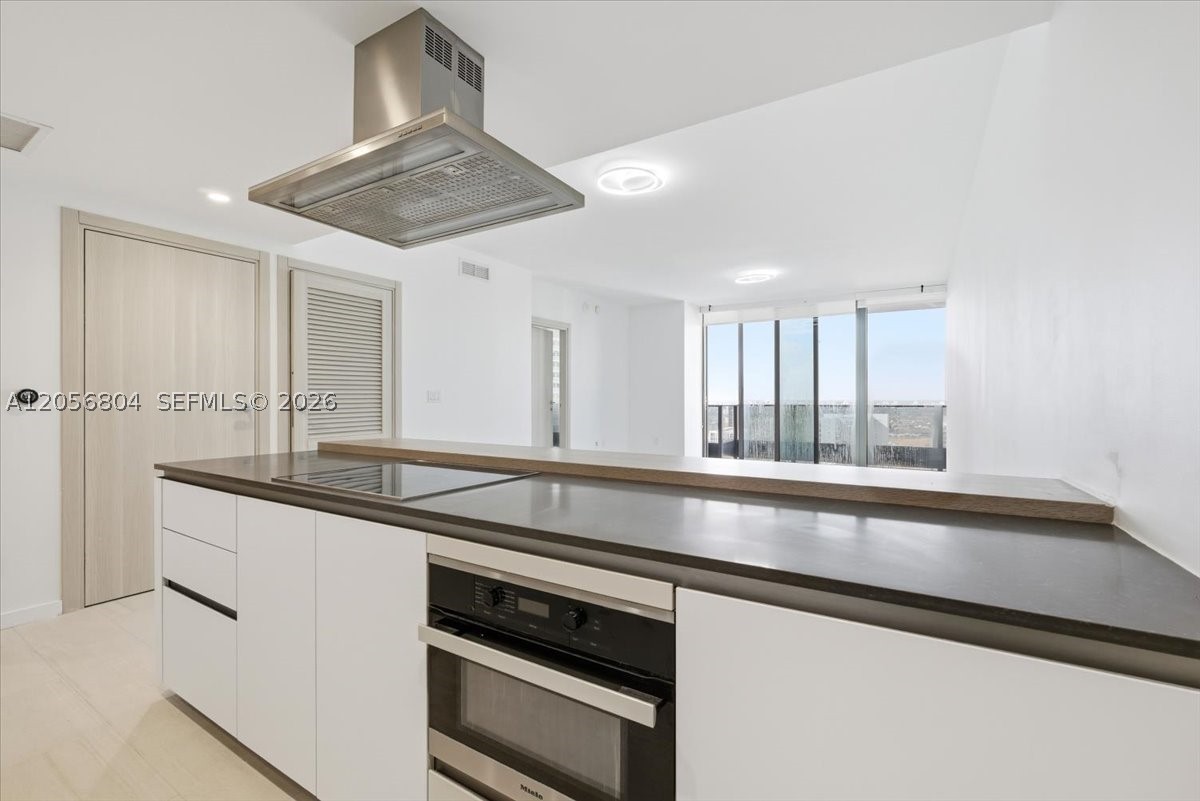 1000 Brickell Plz #3211, Miami FL 33131