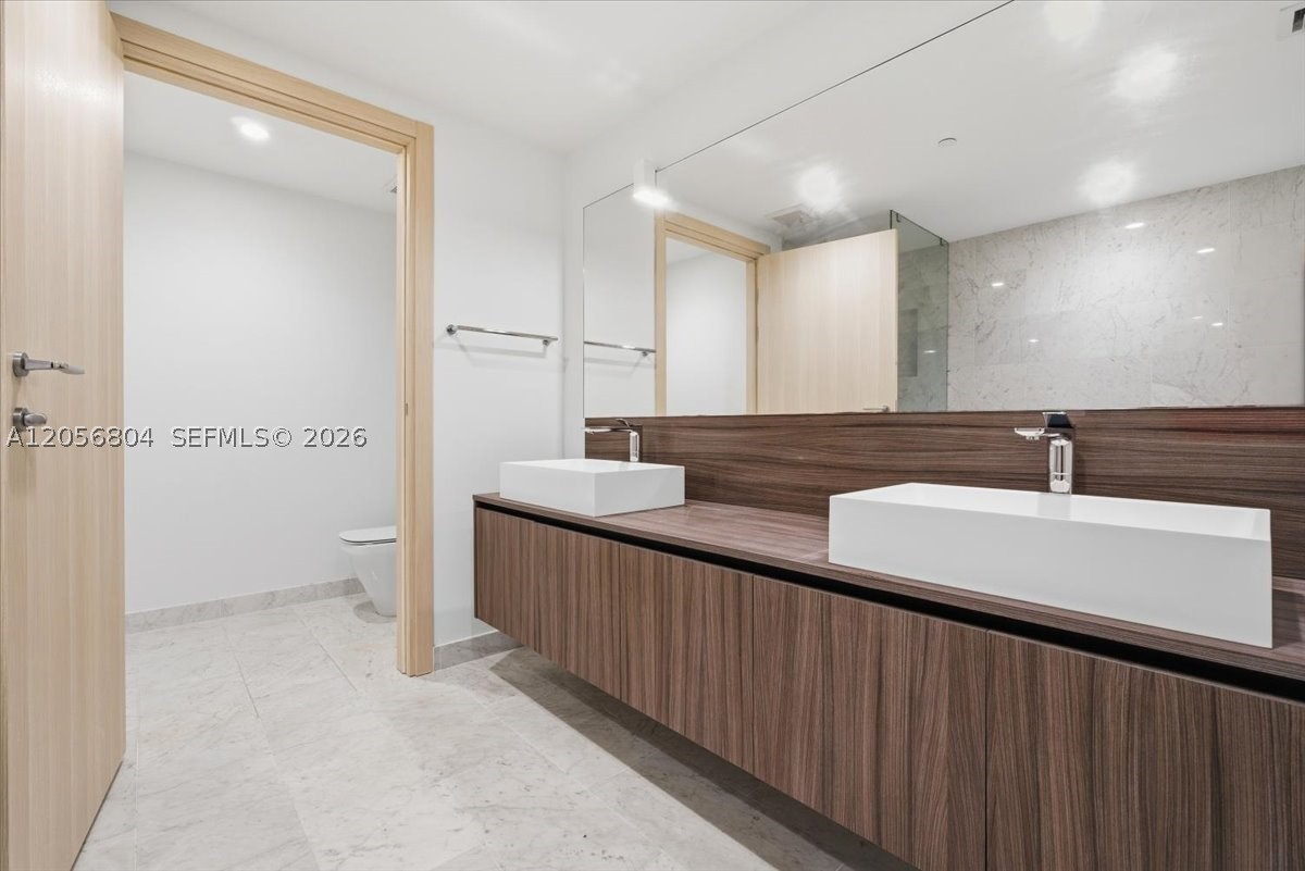 1000 Brickell Plz #3211, Miami FL 33131
