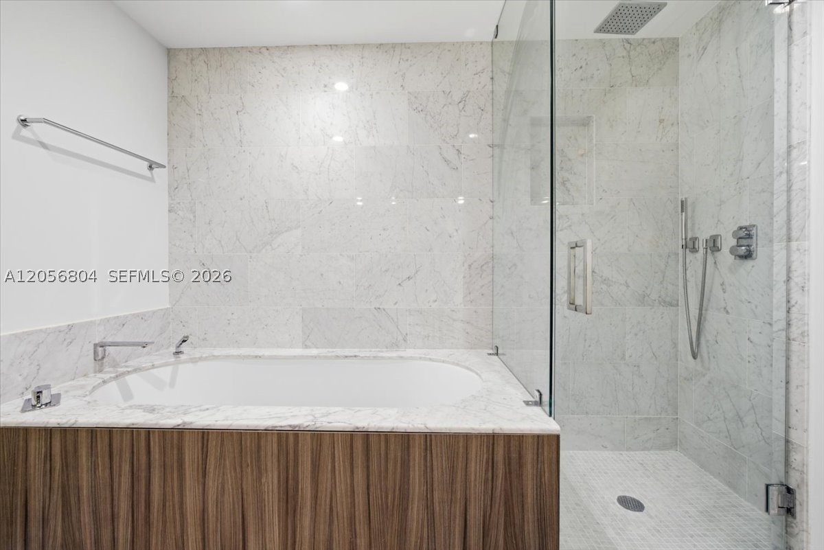 1000 Brickell Plz #3211, Miami FL 33131