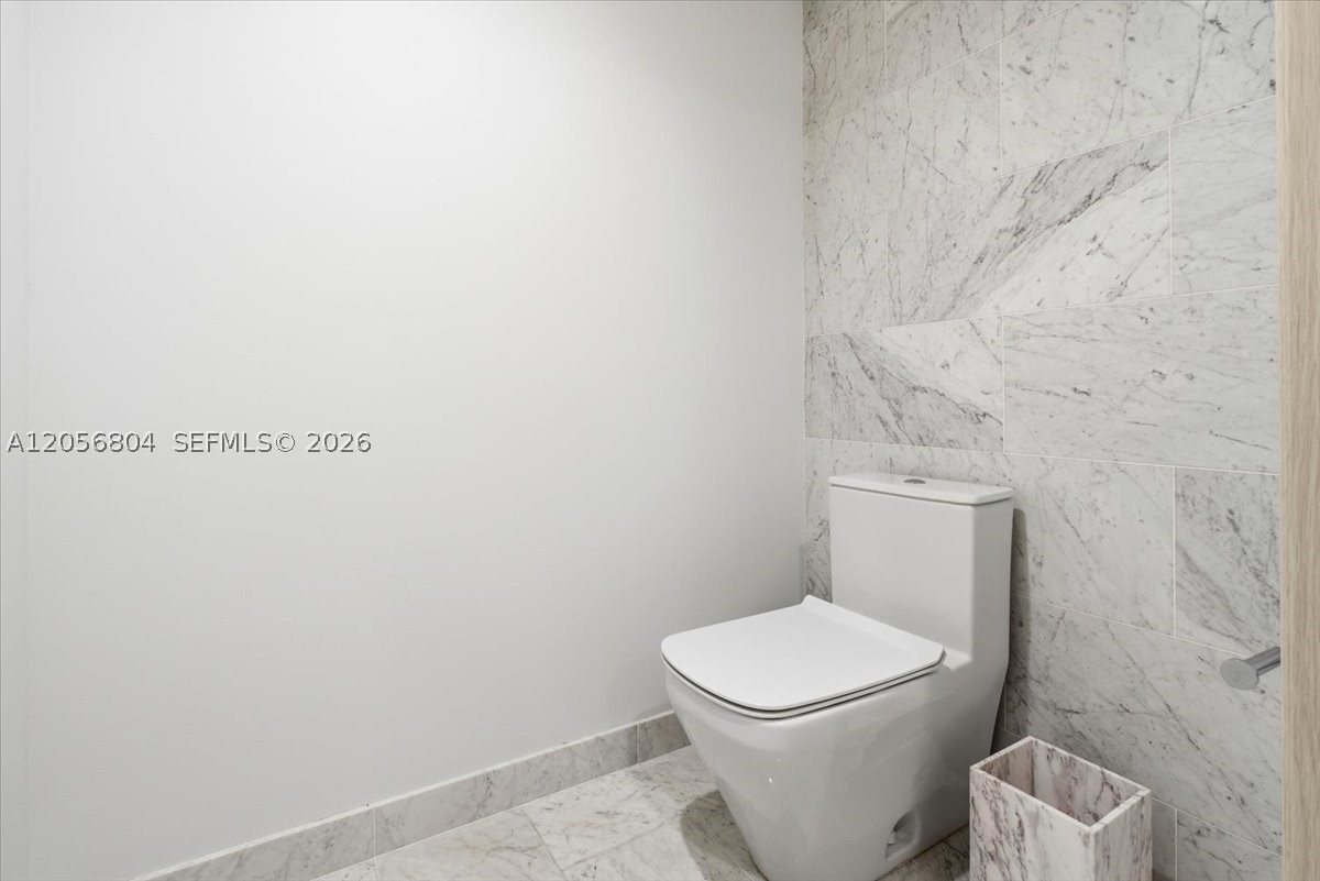 1000 Brickell Plz #3211, Miami FL 33131