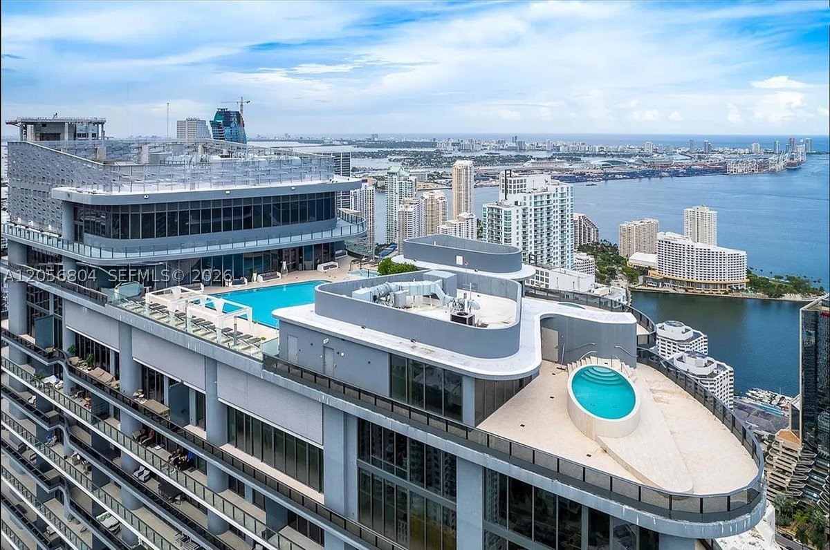 1000 Brickell Plz #3211, Miami FL 33131