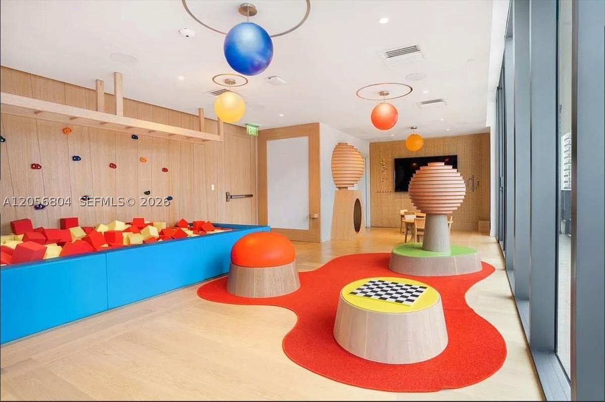 1000 Brickell Plz #3211, Miami FL 33131