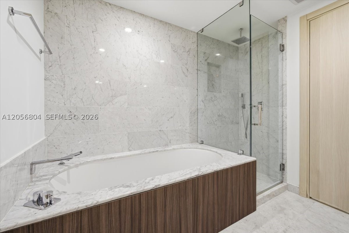 1000 Brickell Plz #3211, Miami FL 33131