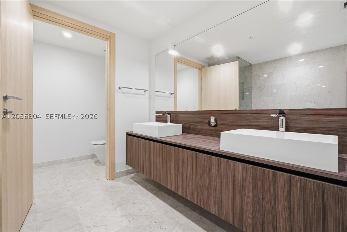 1000 Brickell Plz #3211, Miami FL 33131