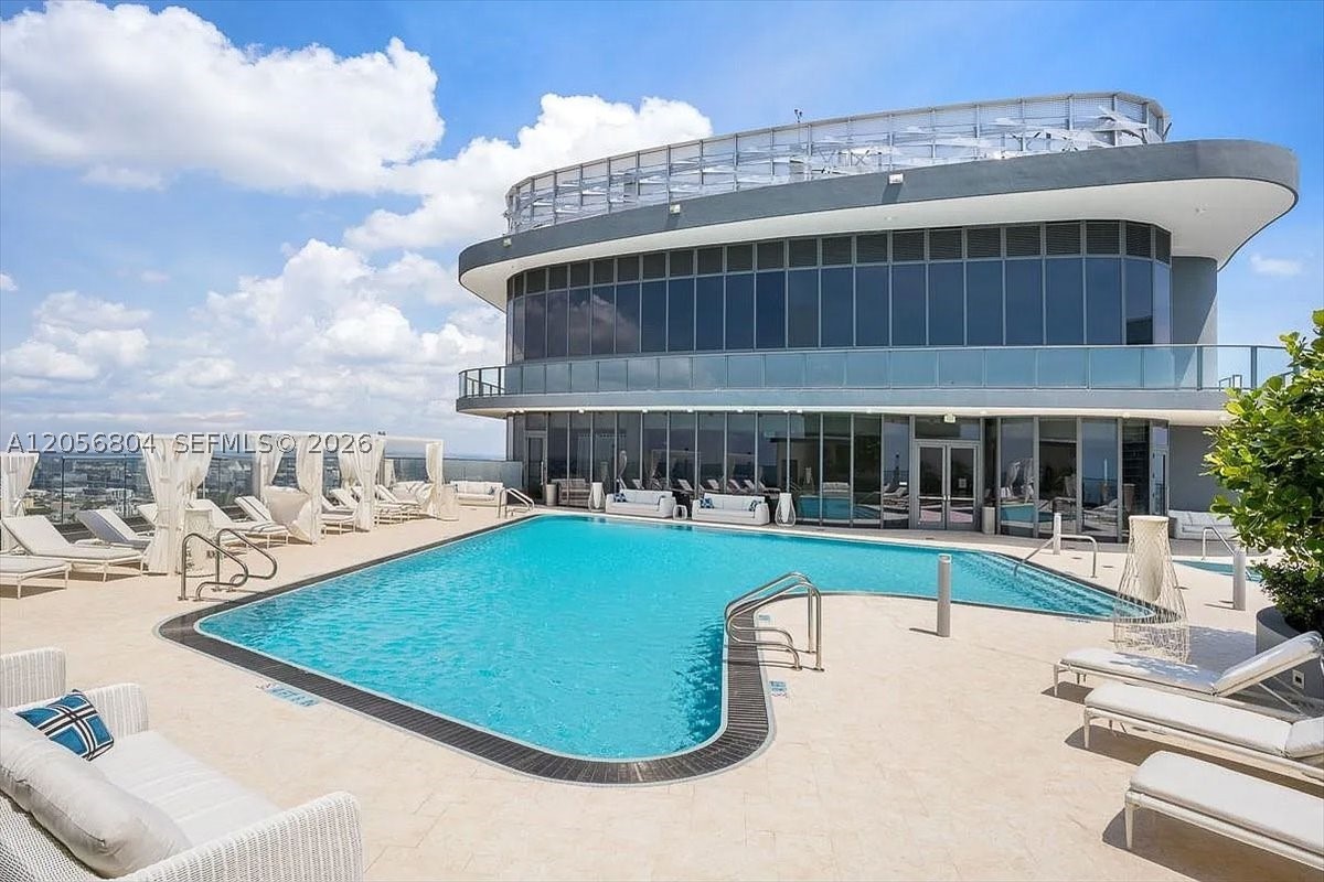 1000 Brickell Plz #3211, Miami FL 33131