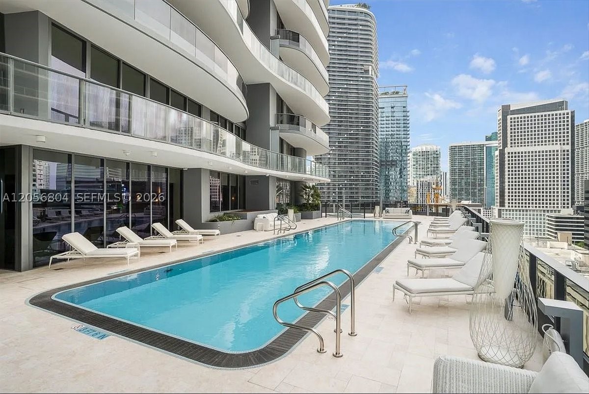1000 Brickell Plz #3211, Miami FL 33131