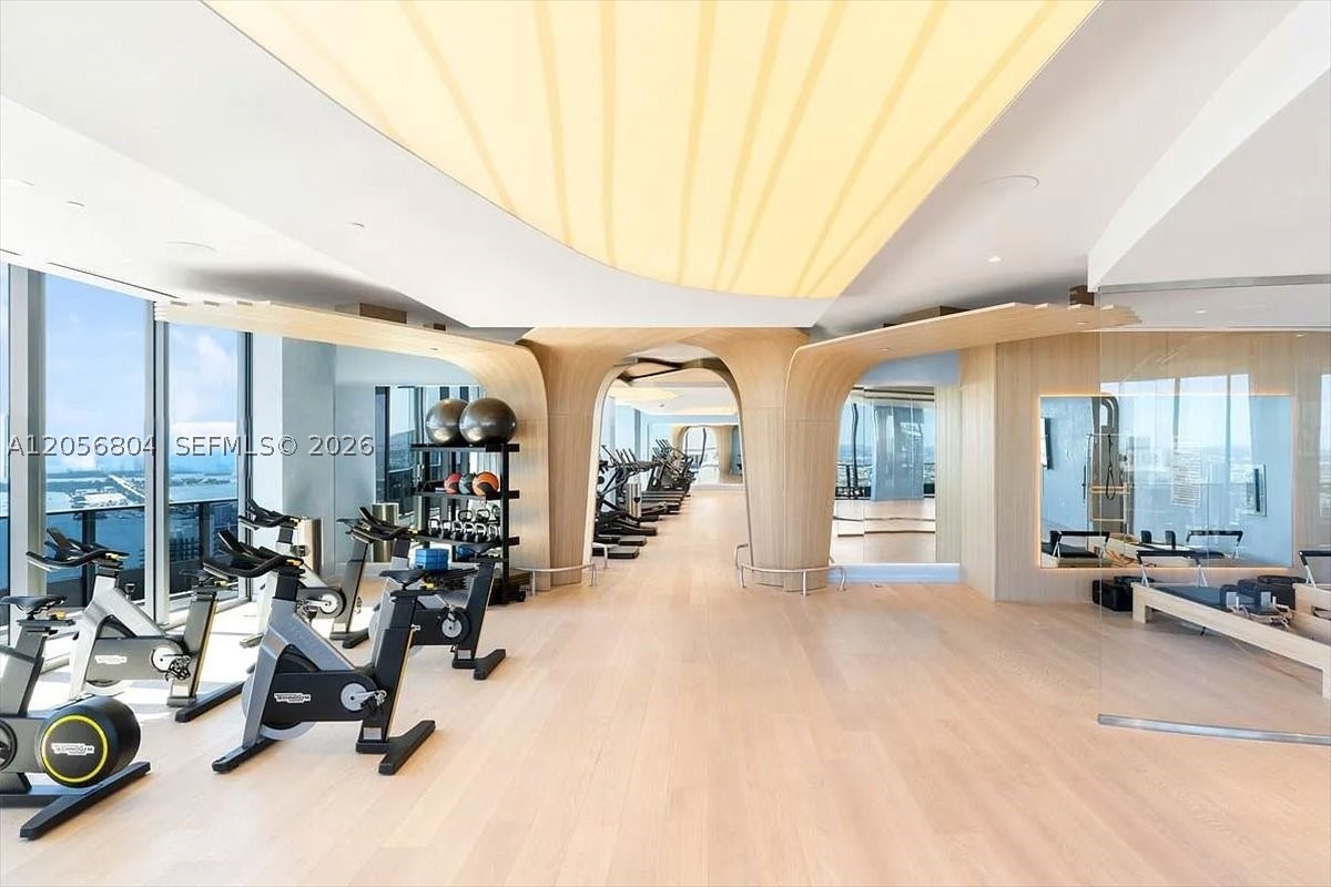 1000 Brickell Plz #3211, Miami FL 33131
