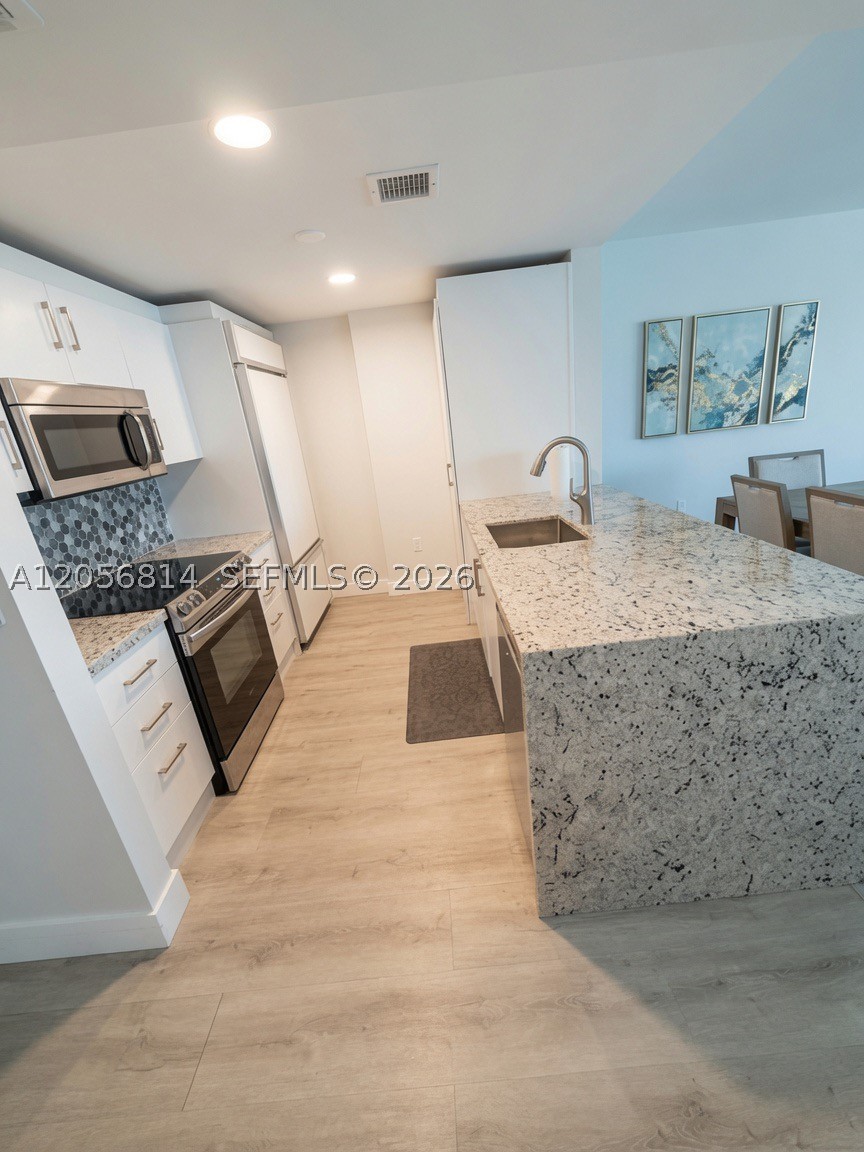10275 Collins Ave #614, Bal Harbour FL 33154