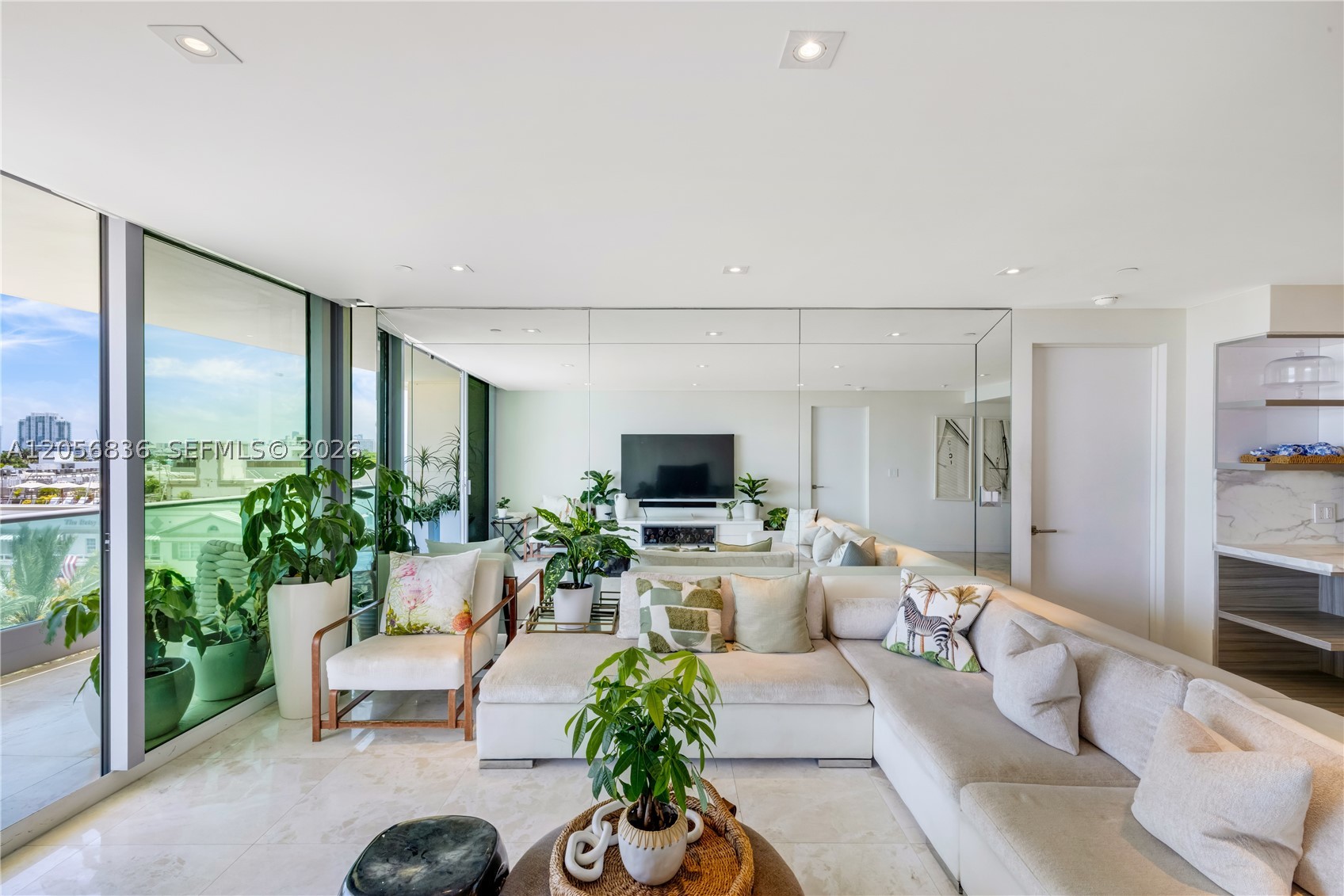 1455 Ocean Dr #703, Miami Beach FL 33139