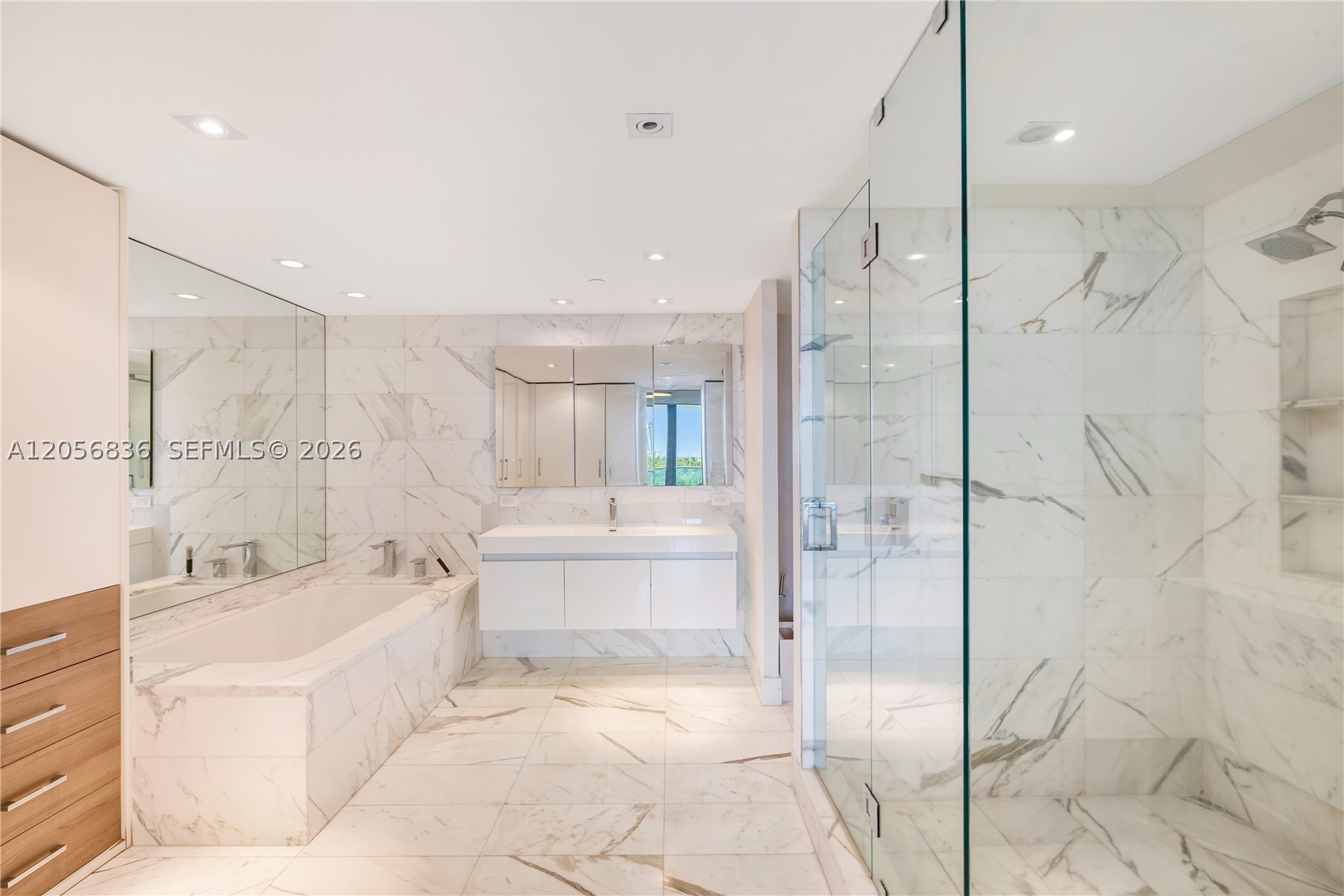 1455 Ocean Dr #703, Miami Beach FL 33139