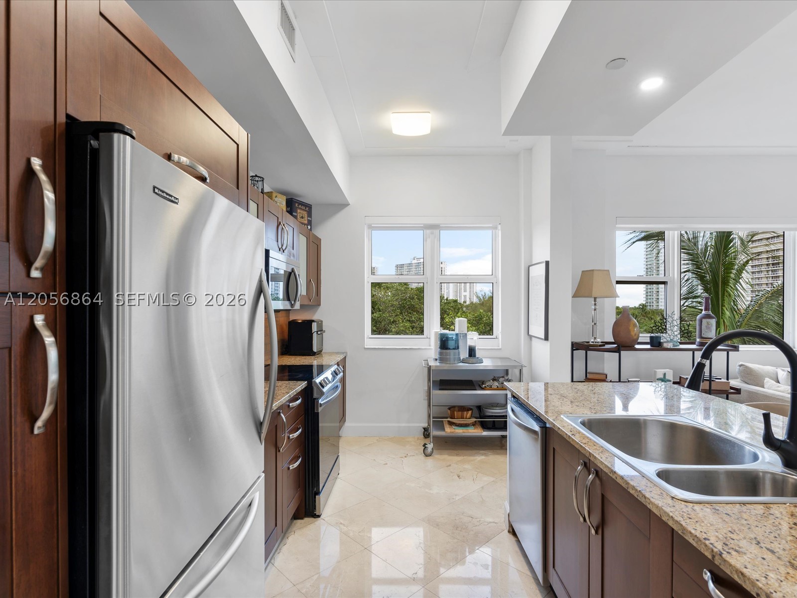 20000 E Country Club Dr #416, Aventura FL 33180