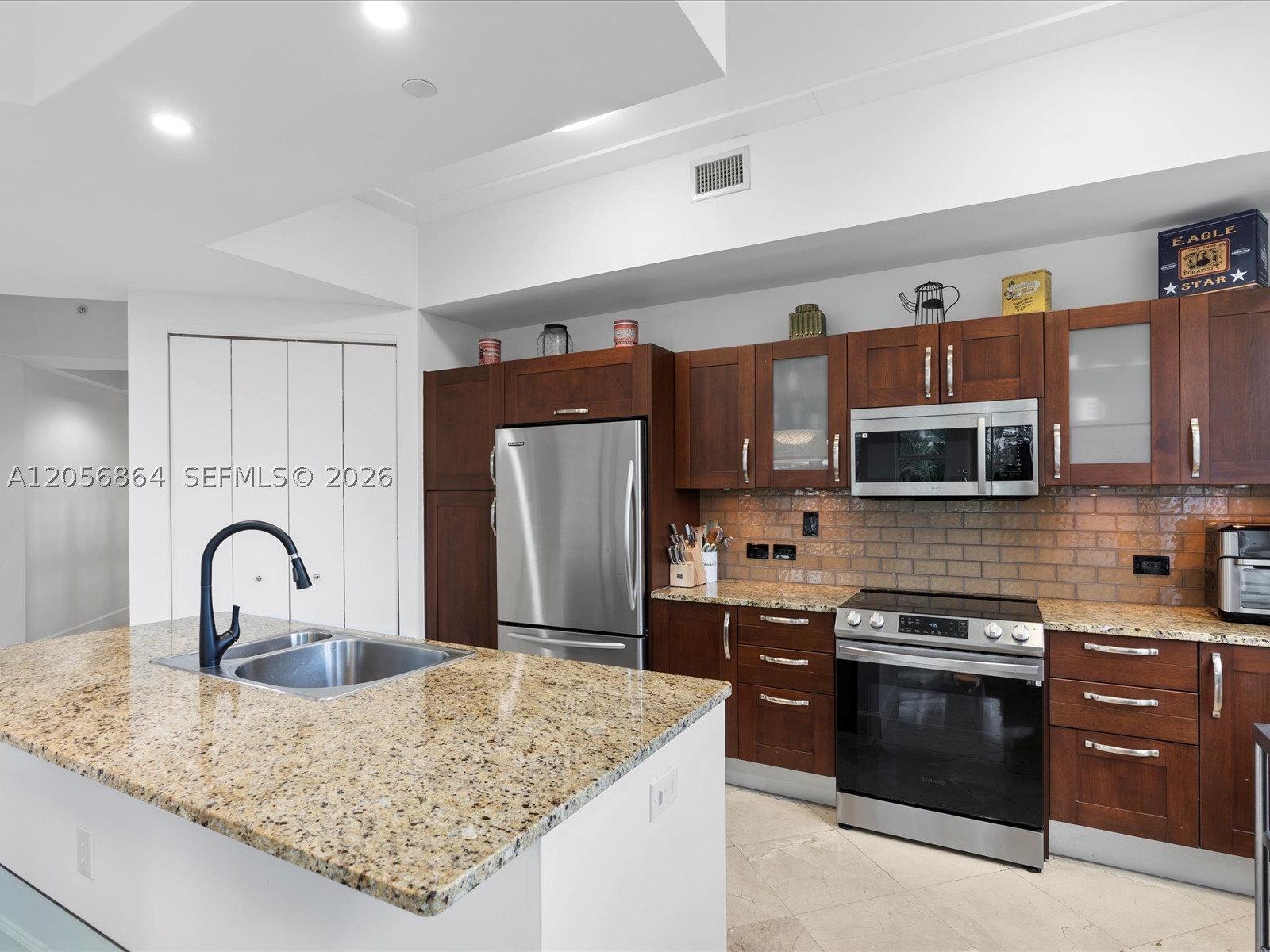 20000 E Country Club Dr #416, Aventura FL 33180