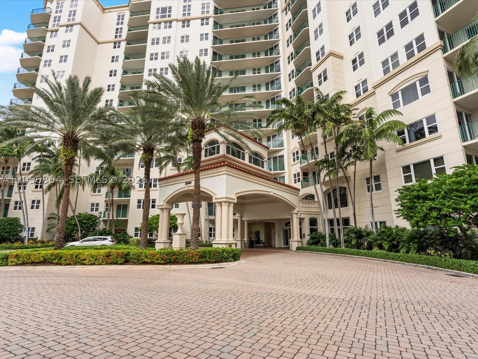20000 E Country Club Dr #416, Aventura FL 33180